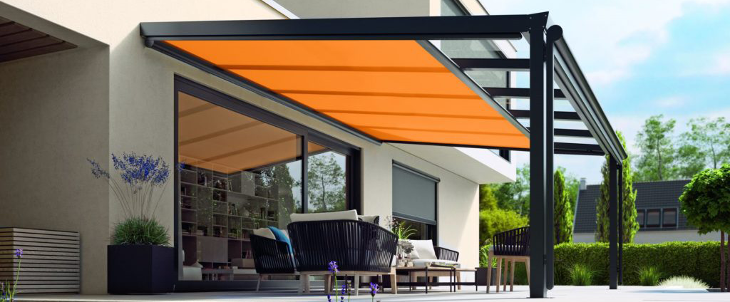 Pergola mit Glasdach und Markise in orange